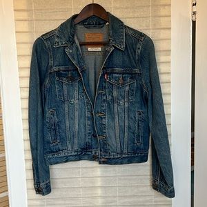 Levi’s Premium Ex-Boyfriend Trucker Jacket , Size Small